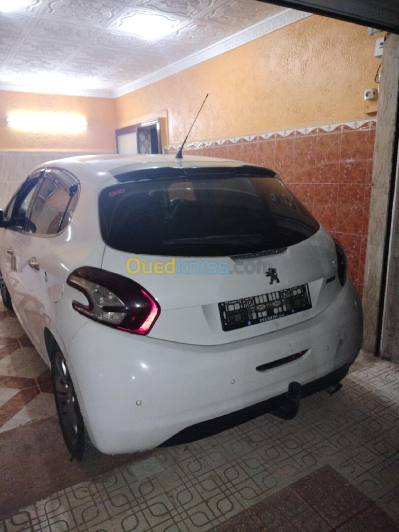 Peugeot 208 2014 Allure