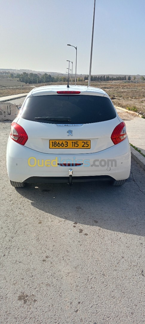 Peugeot 208 2015 Allure