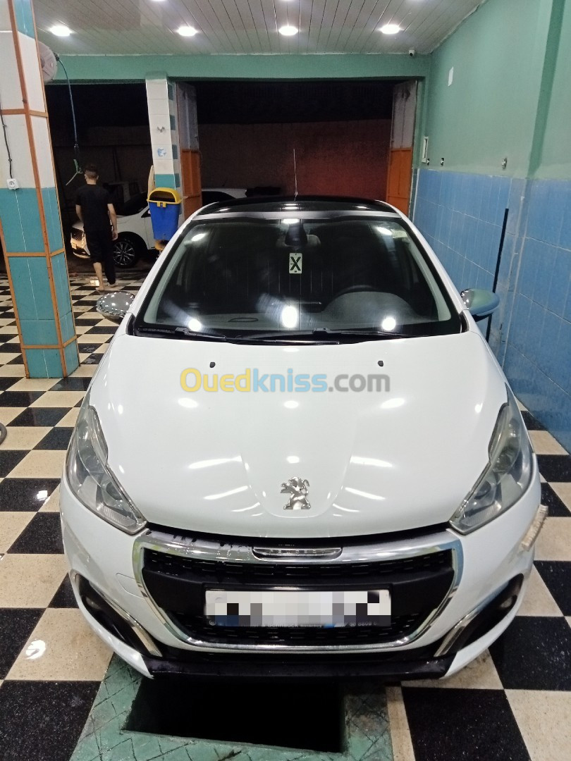 Peugeot 208 2015 Allure Facelift