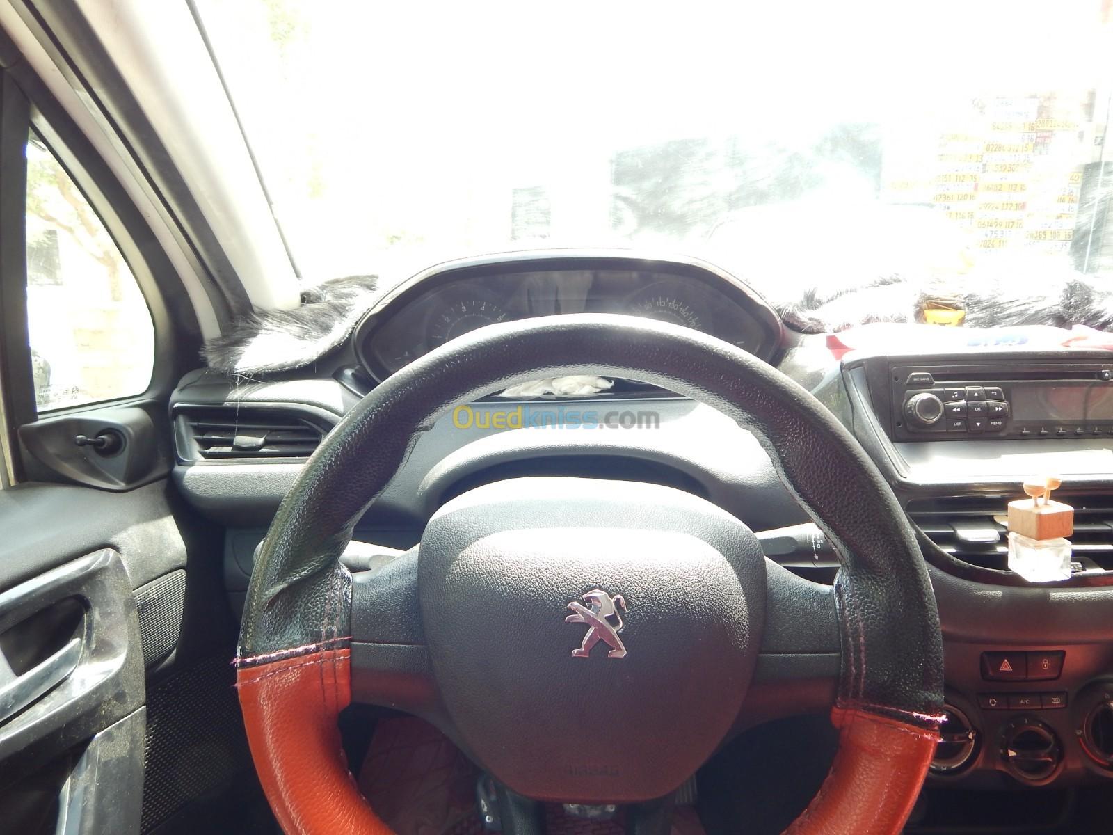 Peugeot 208 2014 Allure
