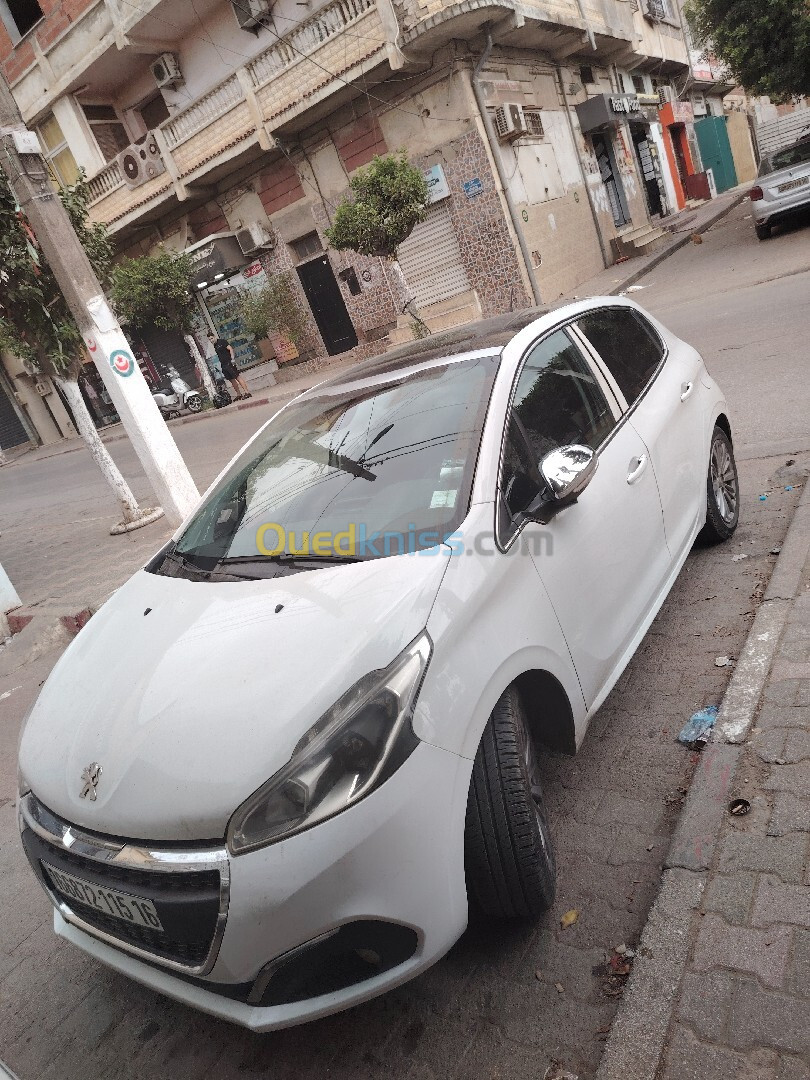 Peugeot 208 2015 Allure Facelift