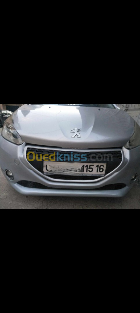 Peugeot 208 2015 Allure