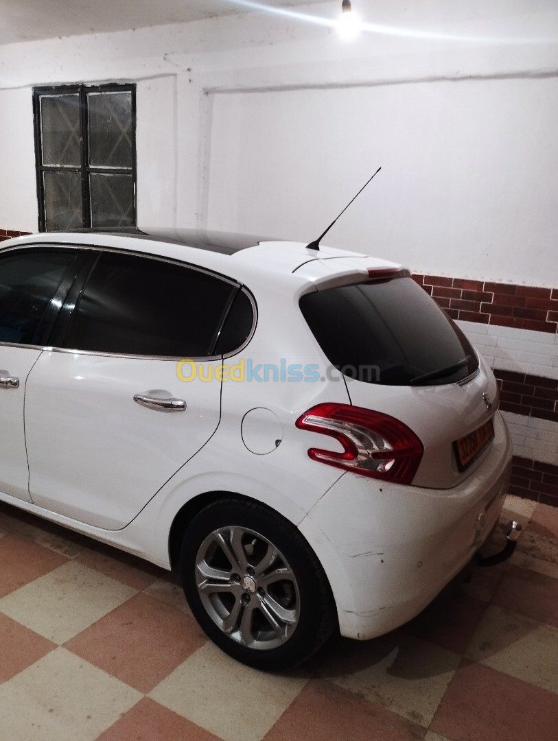 Peugeot 208 2014 Allure