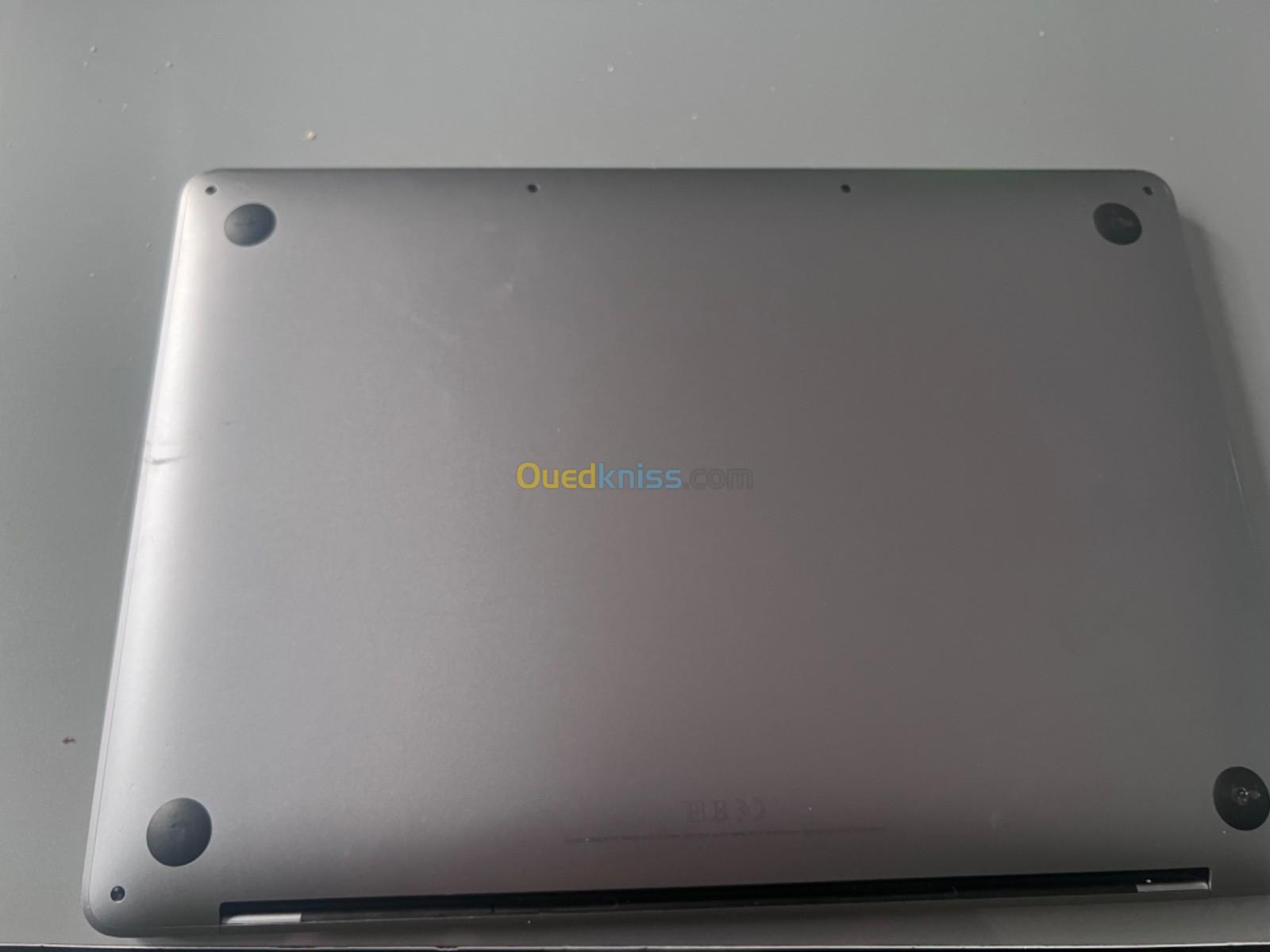 MacBook Pro m2 2022 