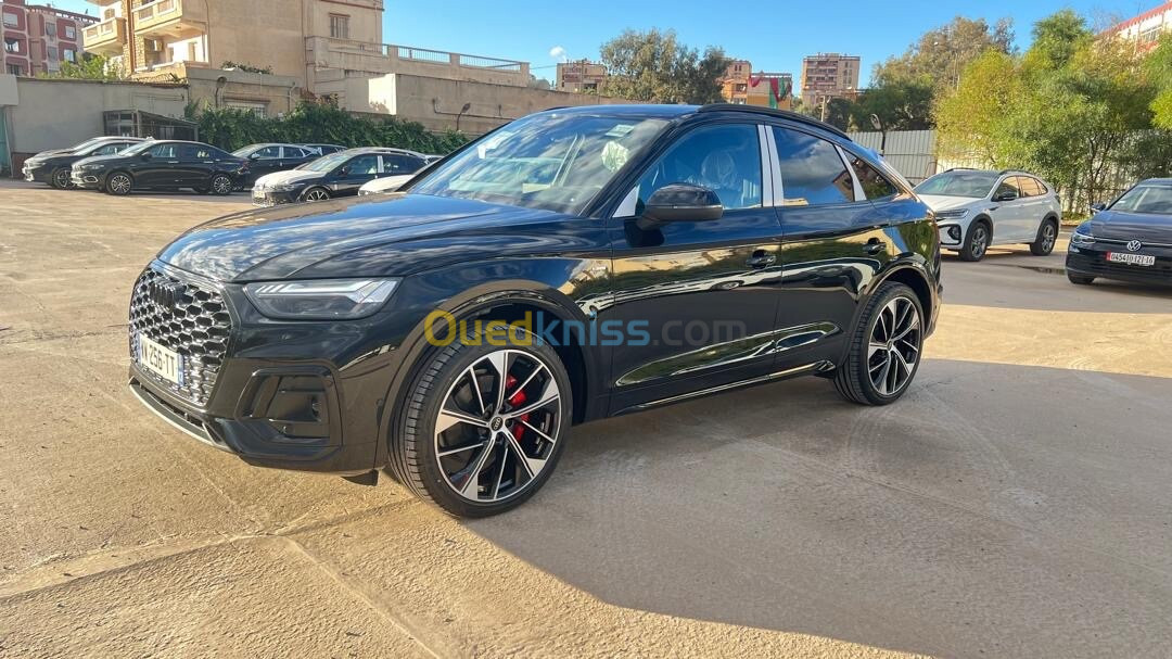 Audi Q5 2024 S line full black