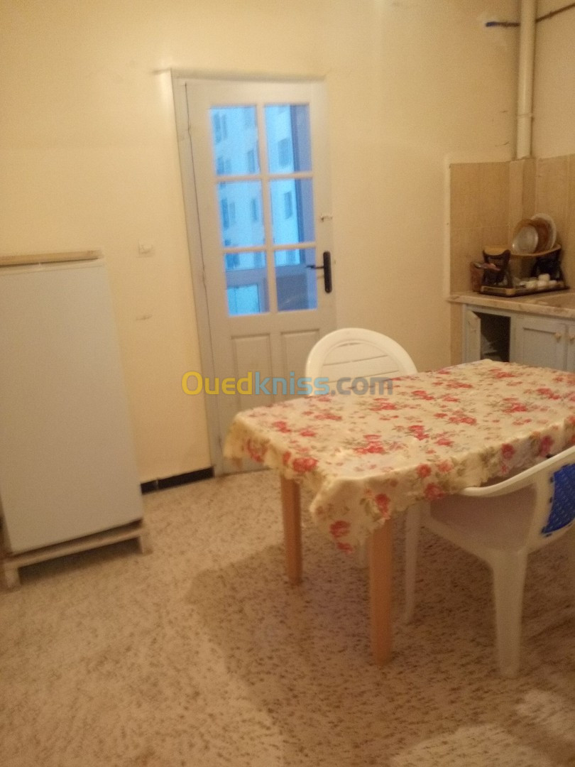 Location vacances Appartement F3 Béjaïa Souk el thenine