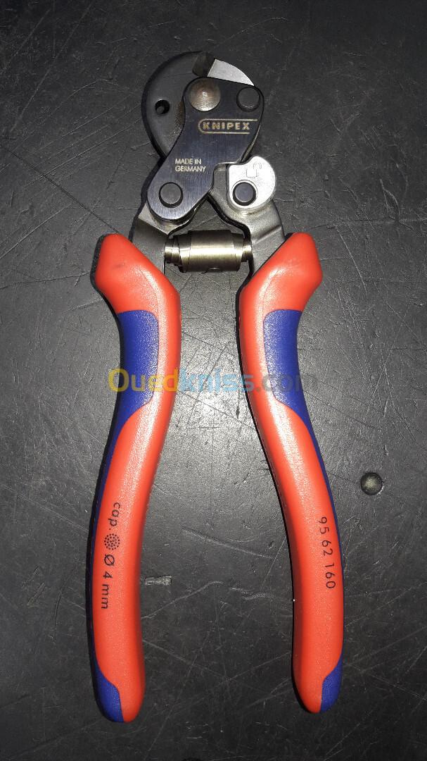 Coupe boulons compactes , marque knipex , tranchants de précision , made in germany .