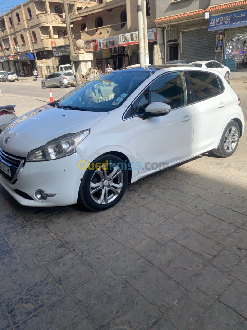 Peugeot 208 2014 