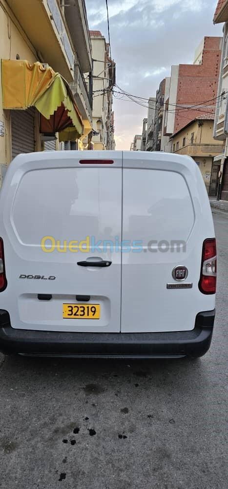 Fiat doblo 2023 italie