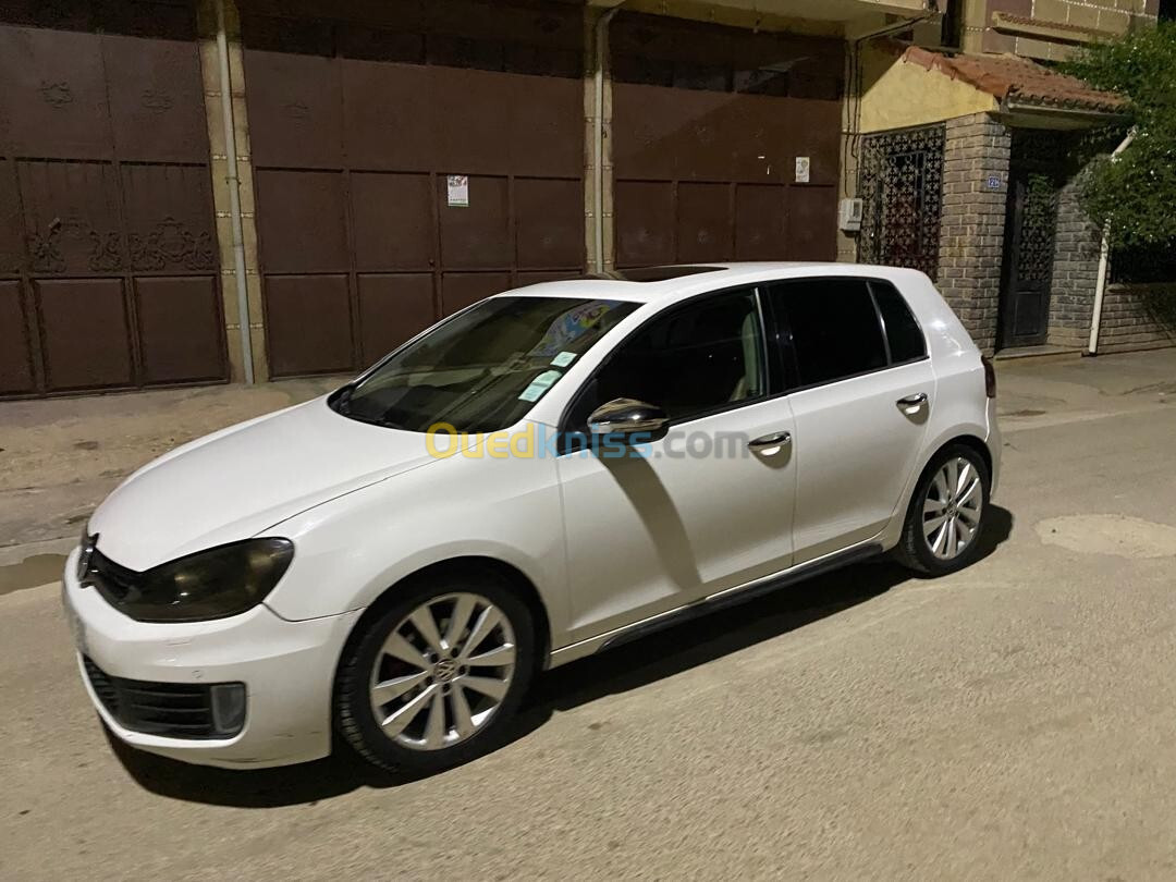 Volkswagen Golf 6 2011 .