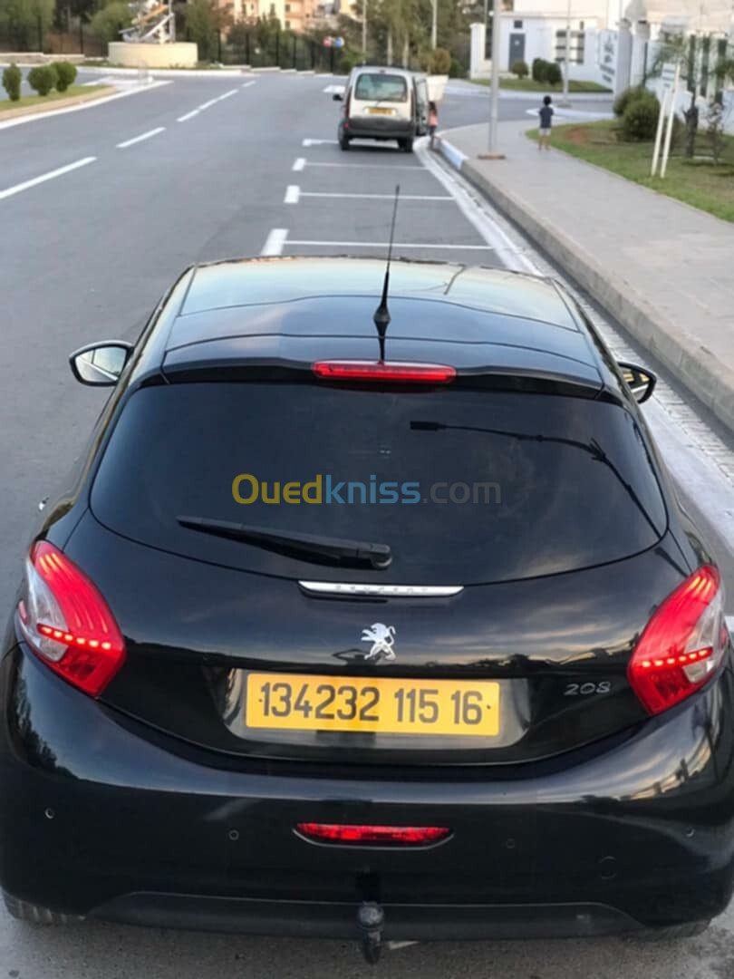 Peugeot 208 2015 Allure