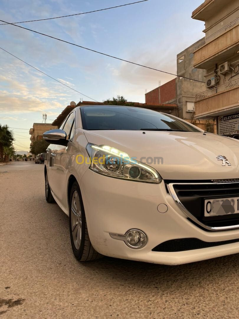 Peugeot 208 2015 Allure