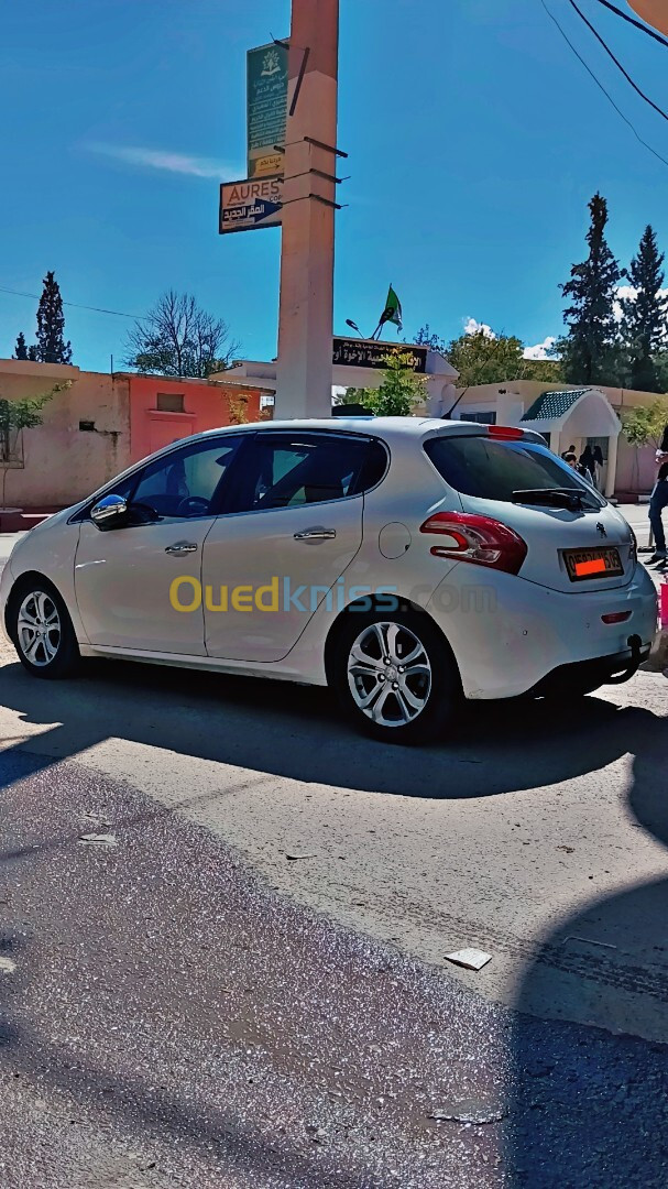 Peugeot 208 2015 Allure