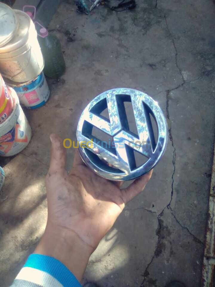 Logo Caddy de Volkswagen/شعار سيارة كادي من شركة فولز فاقن