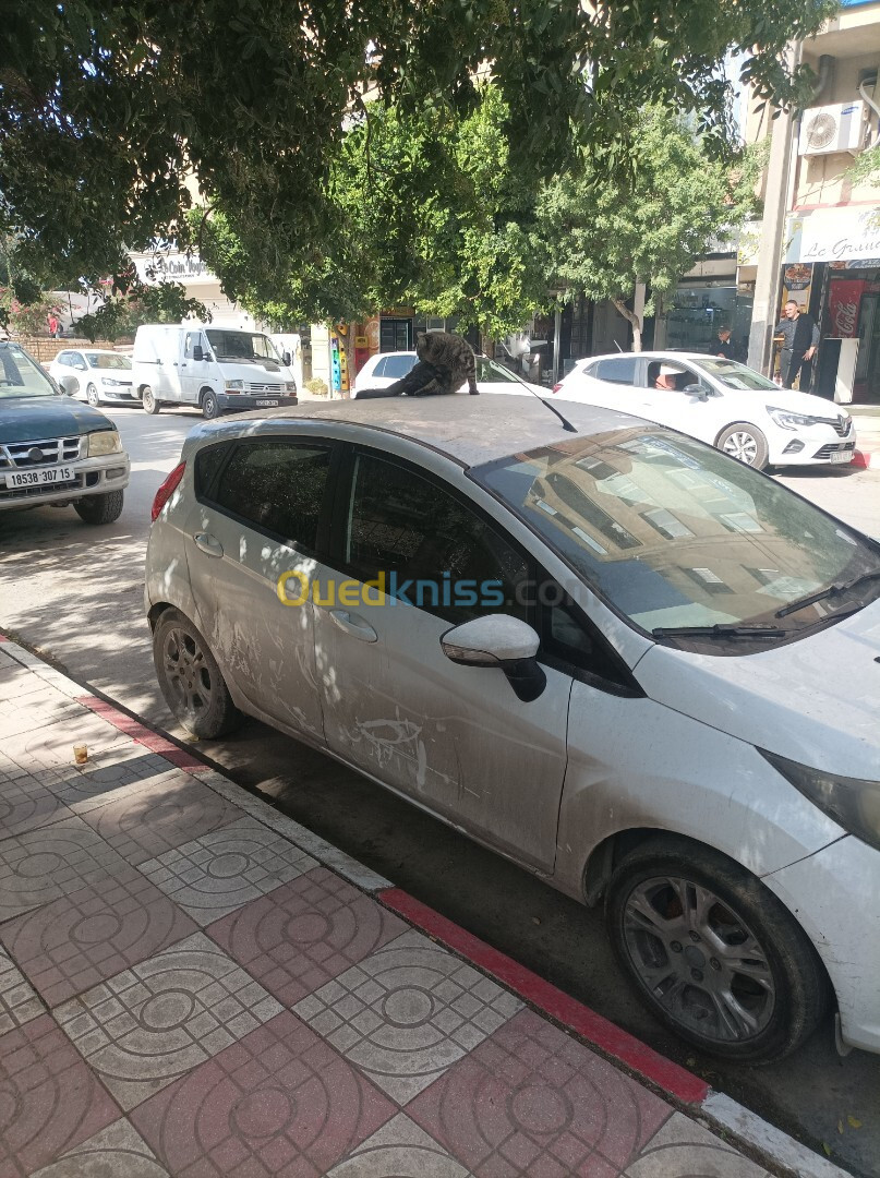 Ford Fiesta 2015 Titanium 