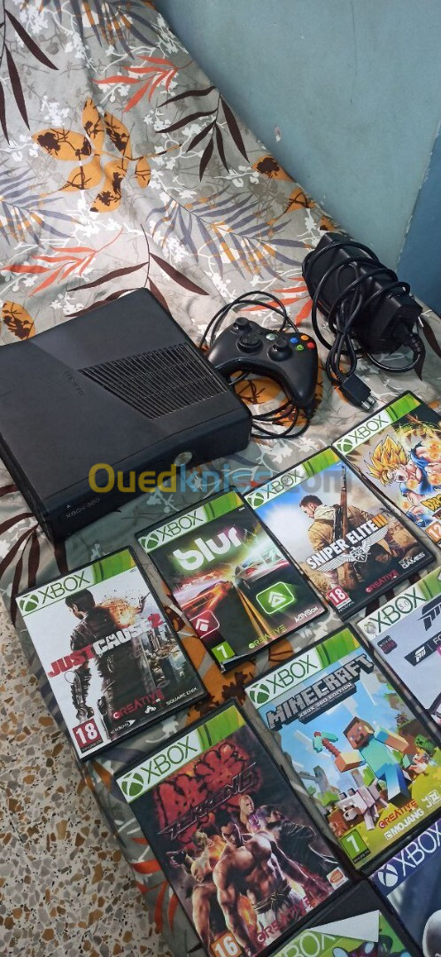 XBOX 360 500G FLASH GLITCH AVEC CD DE JEUX