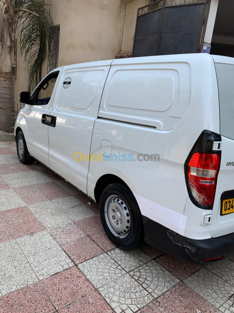 Hyundai H1 2012 Tolé