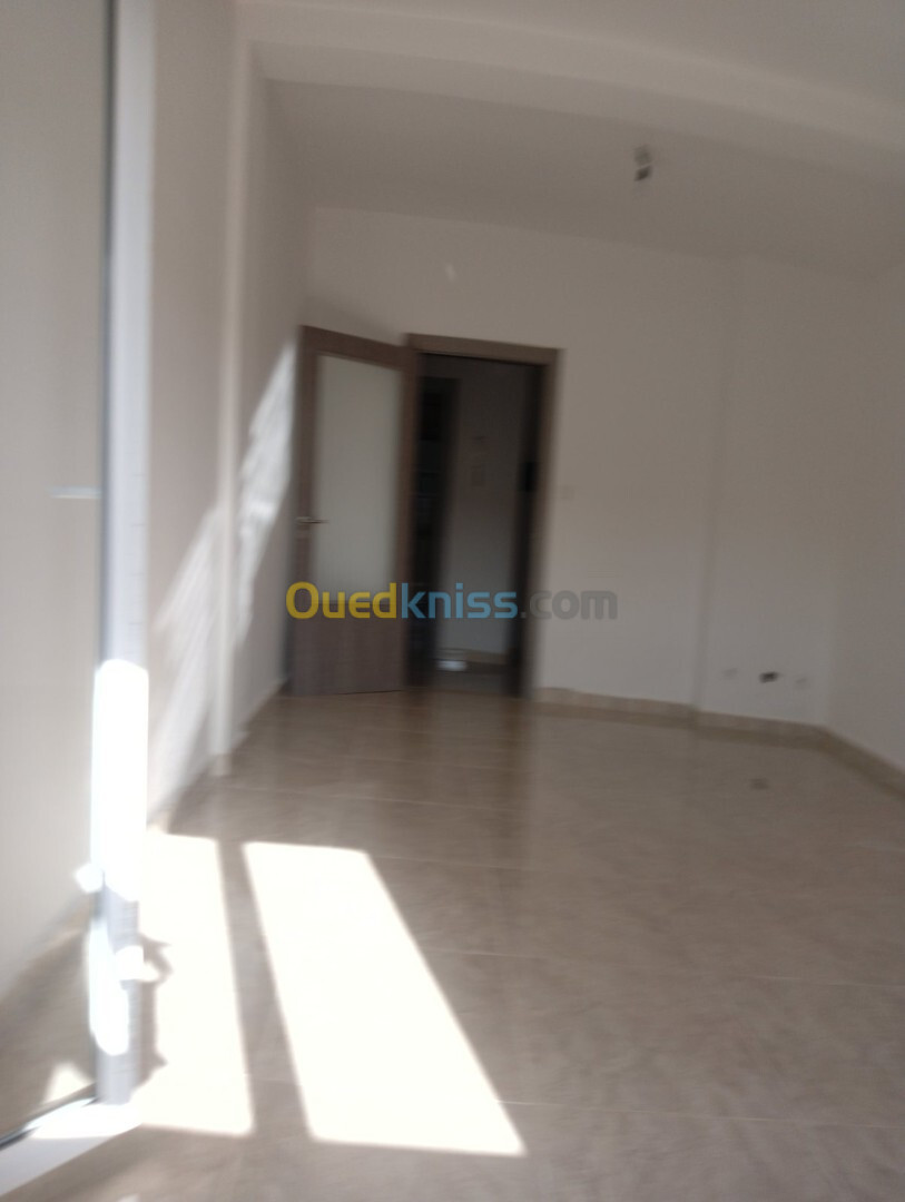 Location Appartement F4 Alger Souidania