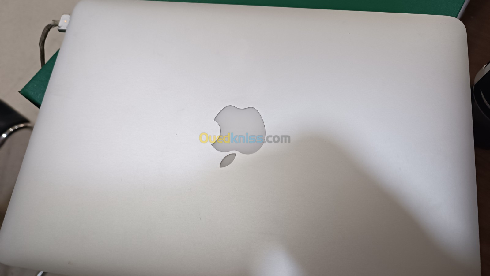 MACBOOK PRO I5 RAM 8 SSD 256 CERCLE DE CHARGE 371