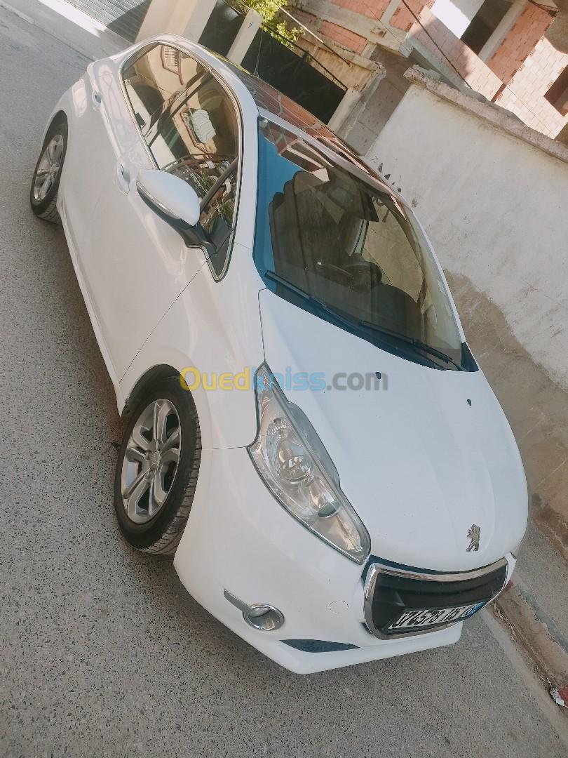 Peugeot 208 2015 Allure