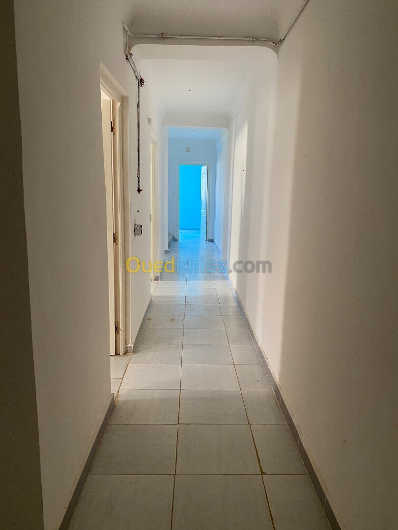 Location Appartement F3 Alger Ain taya