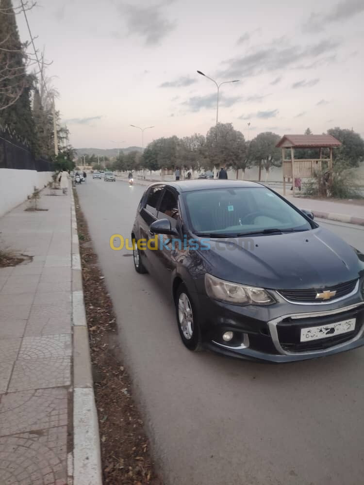 Chevrolet Sonic Hatchback 2017 LT