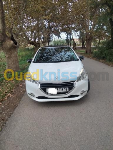 Peugeot 208 2015 Allure