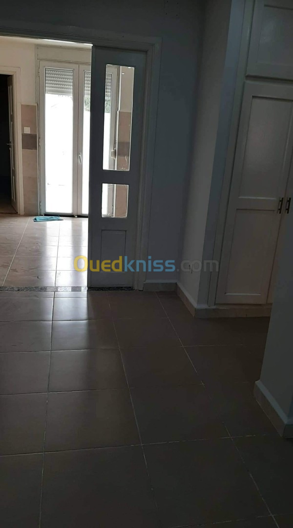 Location Appartement F4 Alger Draria