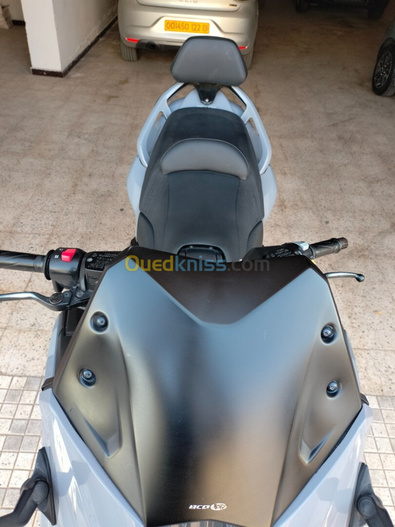 530 luxmax Yamaha Tmax 2016