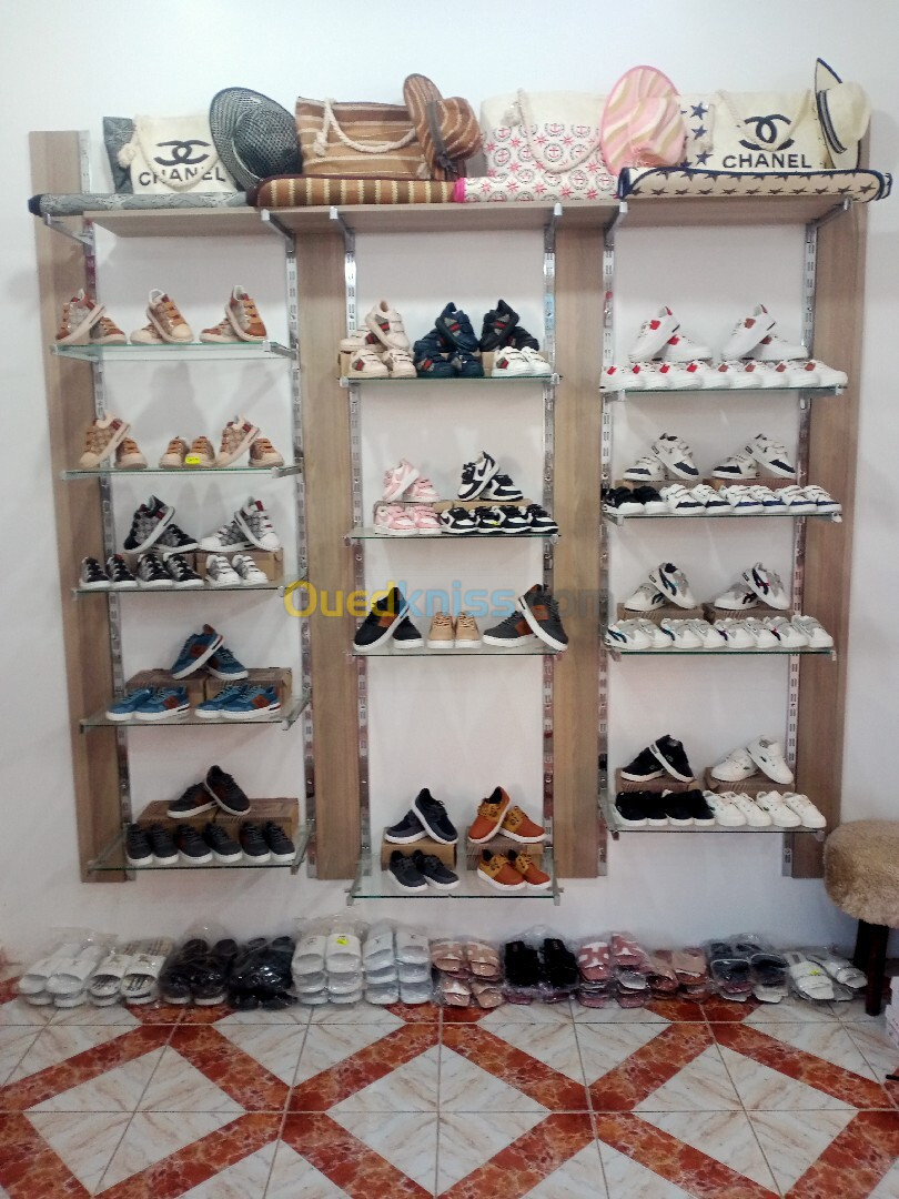 Vente commerce des chaussures au centre haout amar