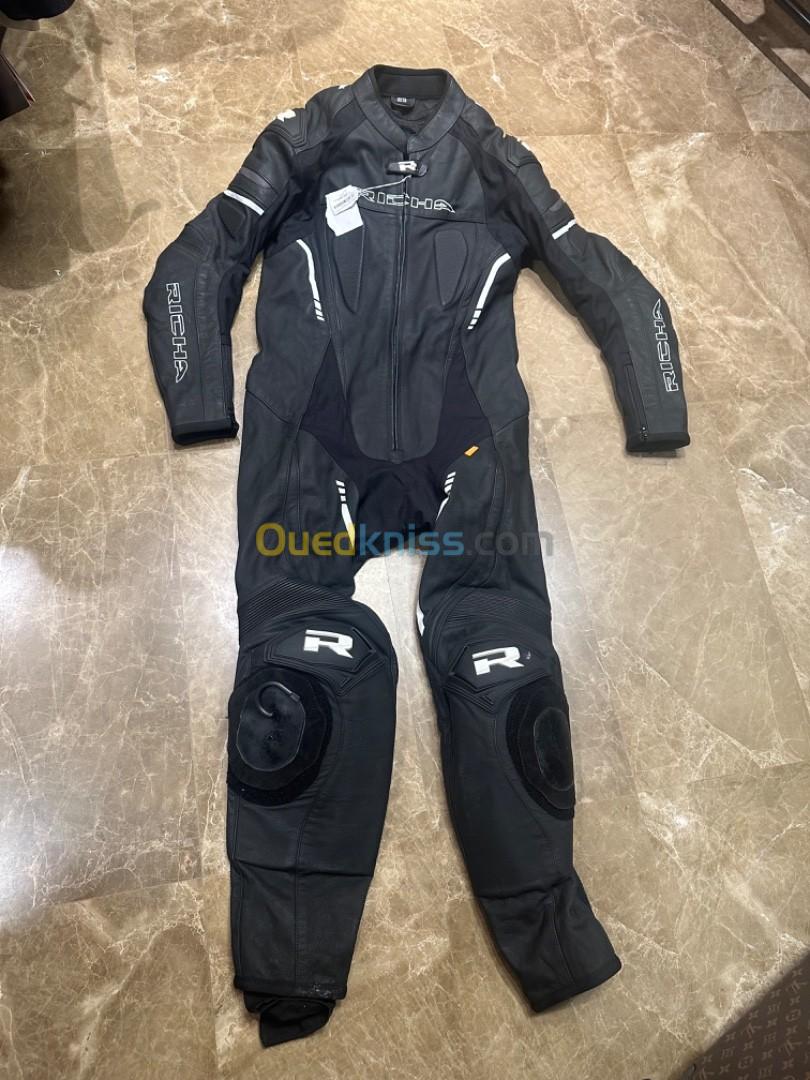 Vestes et combinaisons moto 