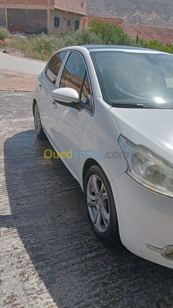 Peugeot 208 2015 Allure