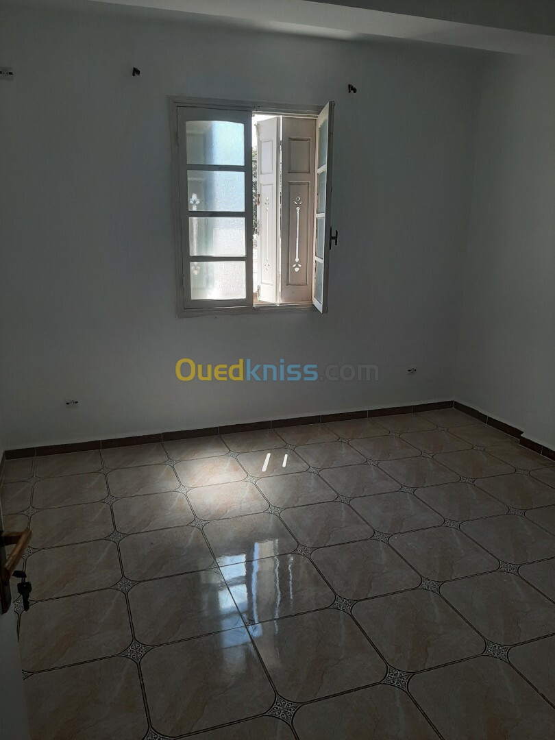 Location Niveau De Villa F2 Alger Les eucalyptus