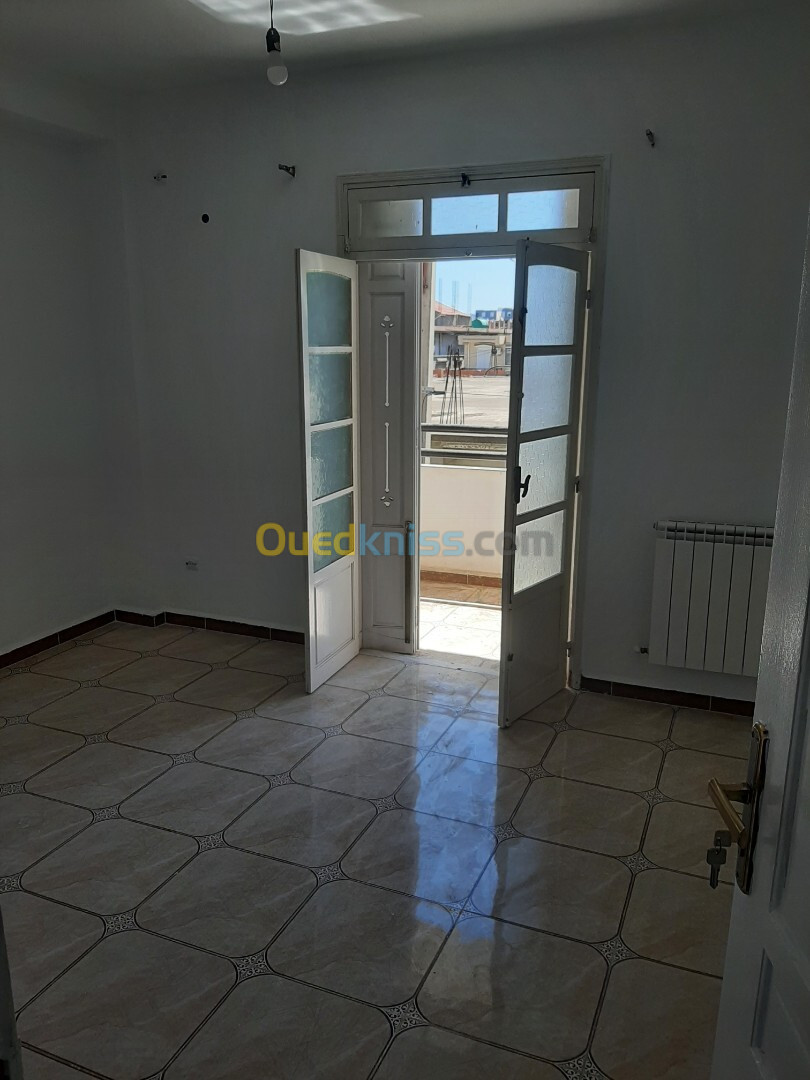 Location Niveau De Villa F2 Alger Les eucalyptus