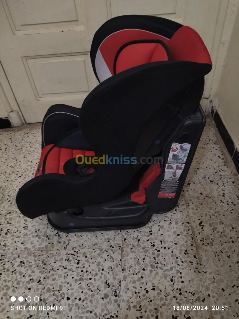 Chaise bébé pour voiture