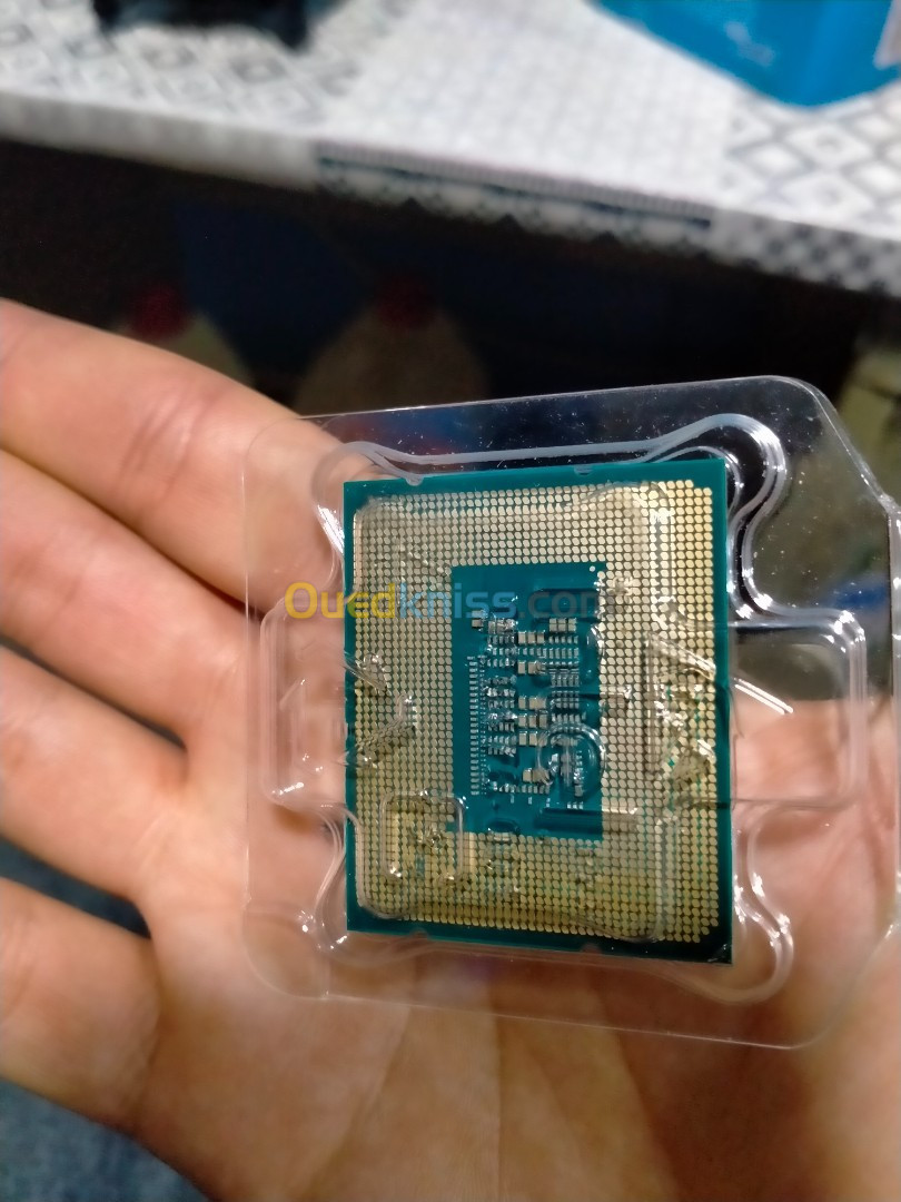 Intel core i3 12100F