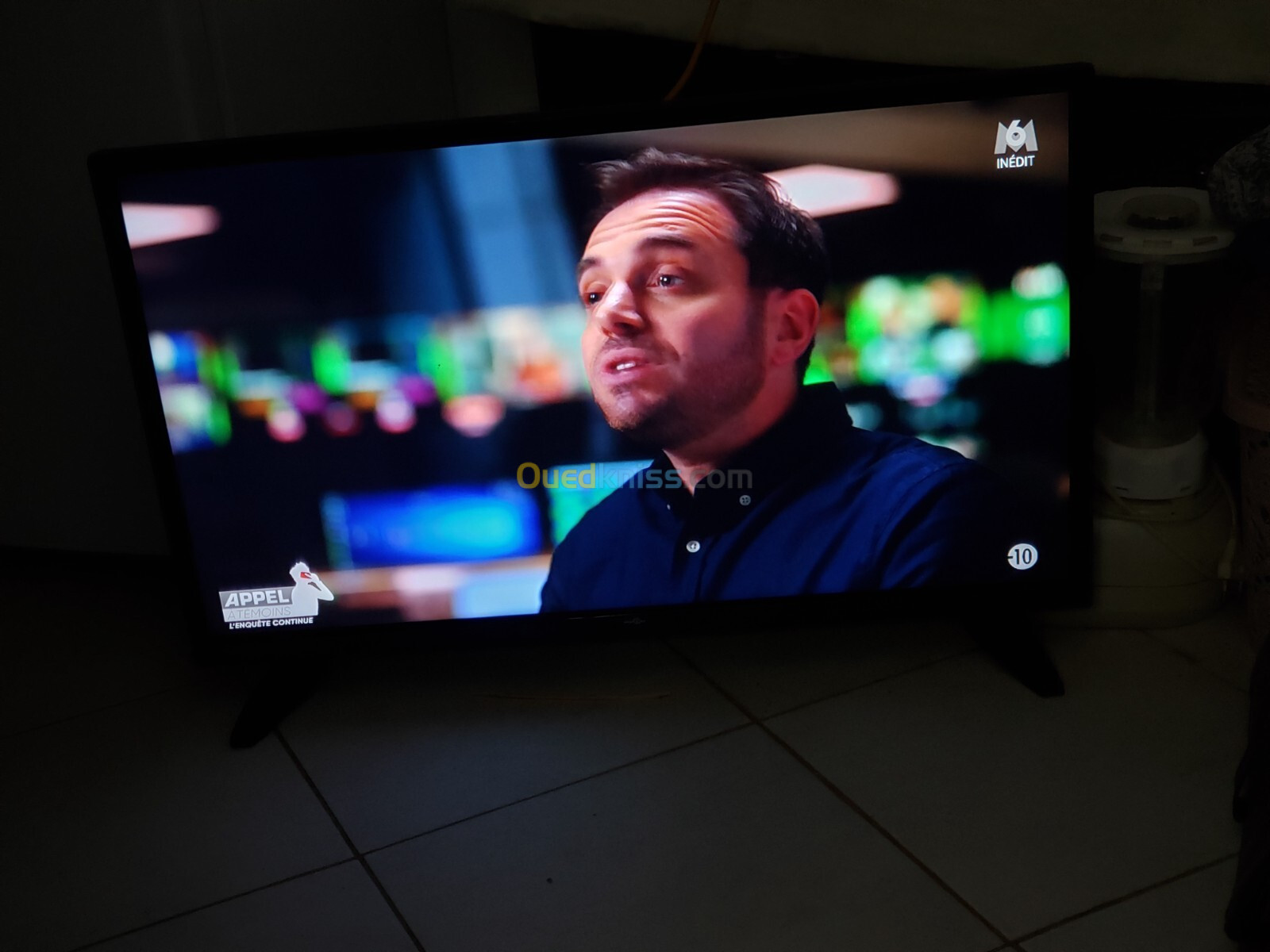 Tv 32" qualité d'mage incroyable machi smart avec pied et telecommande