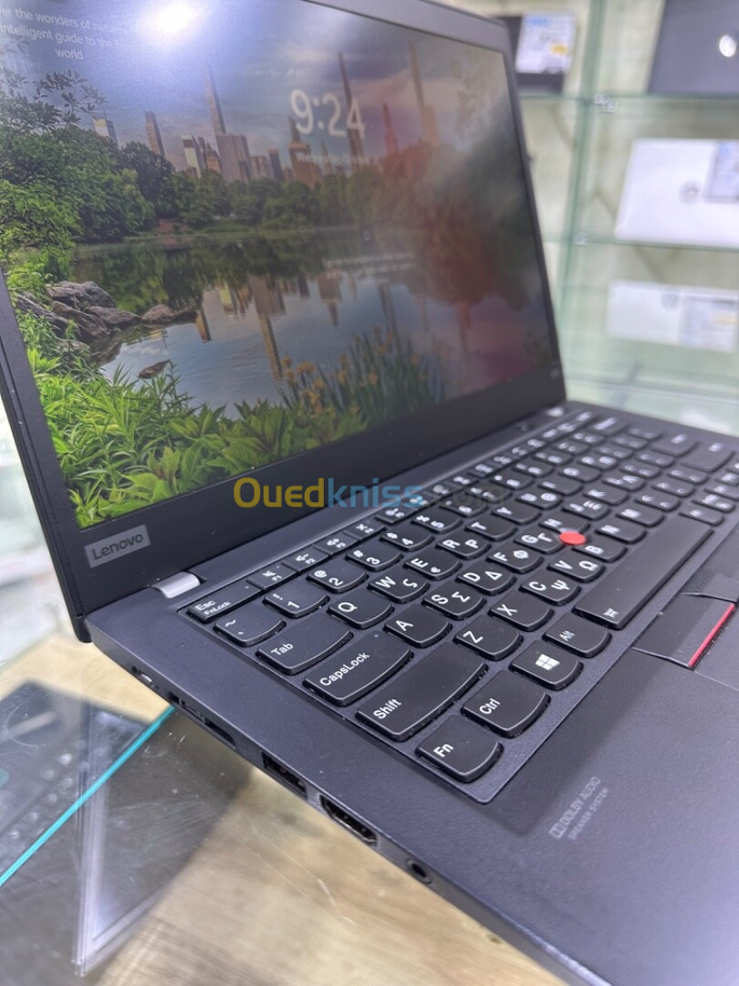 THINKPAD X13  CPU: CORE I5 / 10ème  DISC : 256 GB  (SSD)  RAM 16GB