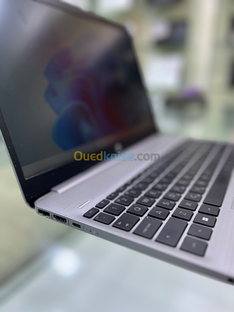 HP 250 G9 i5-12512-16GB 