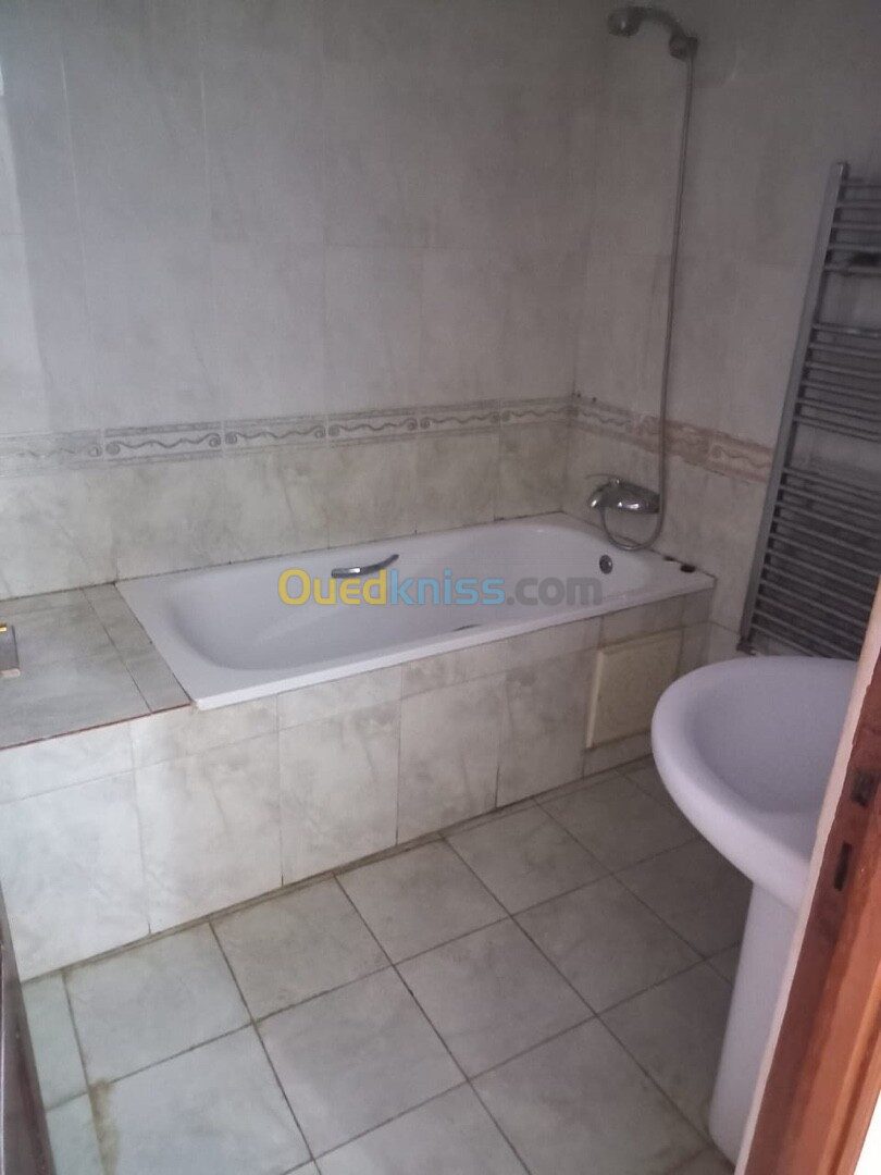 Location Appartement F4 Alger Kouba