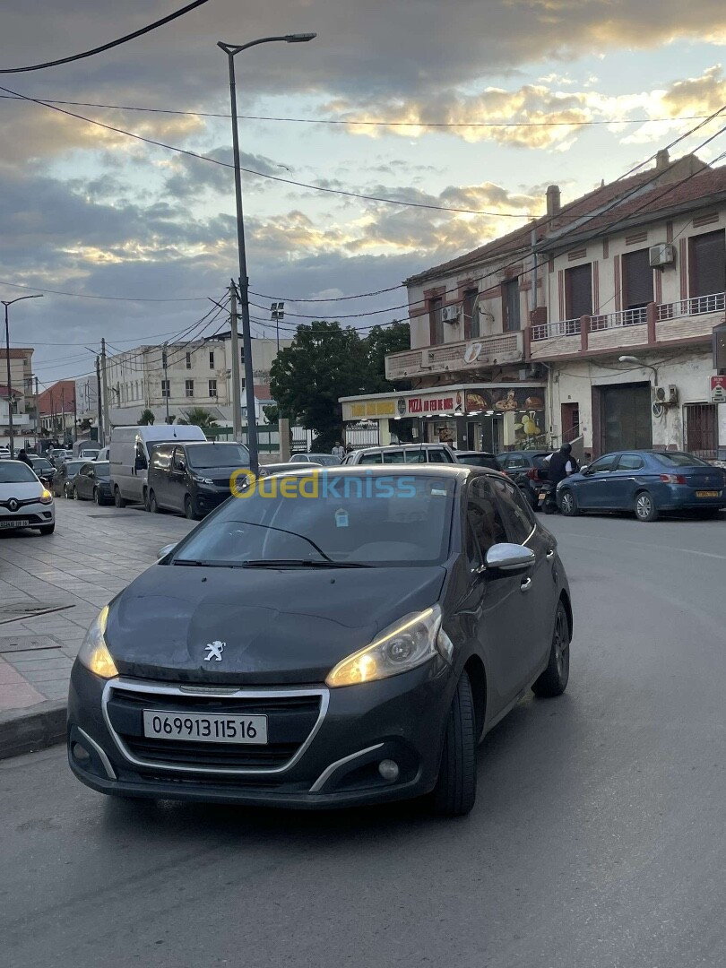 Peugeot 208 2015 