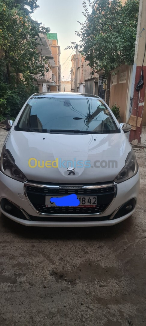 Peugeot 208 2018 Allure