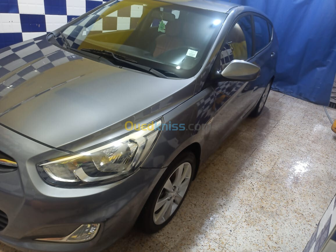 Hyundai Accent RB  5 portes 2017 GL DZ