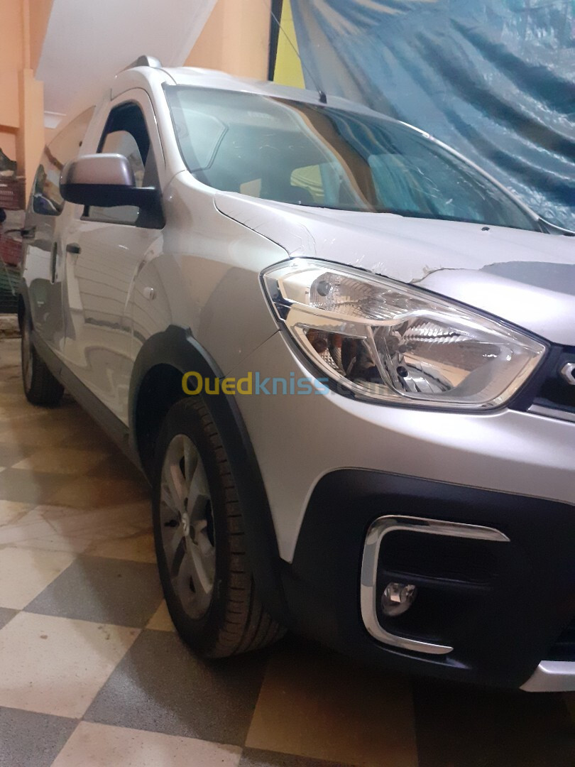 Renault Kangoo stepway 2024 