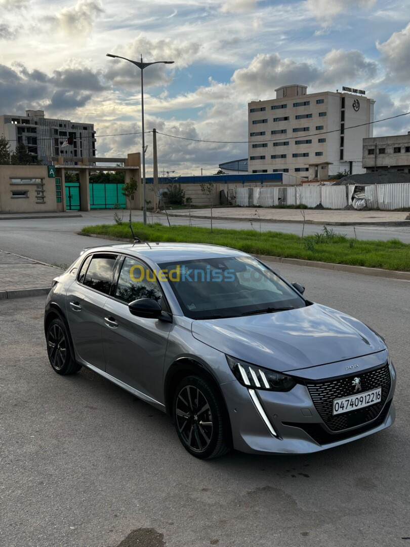 Peugeot 208 2022 GT