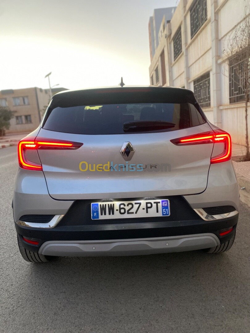 Renault Captur 2023 Tichno