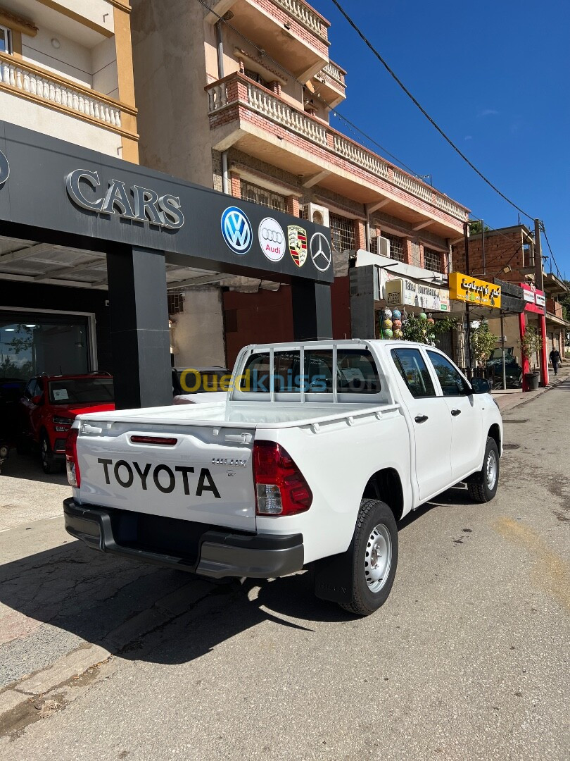 Toyota Hilux 2024 Slogi