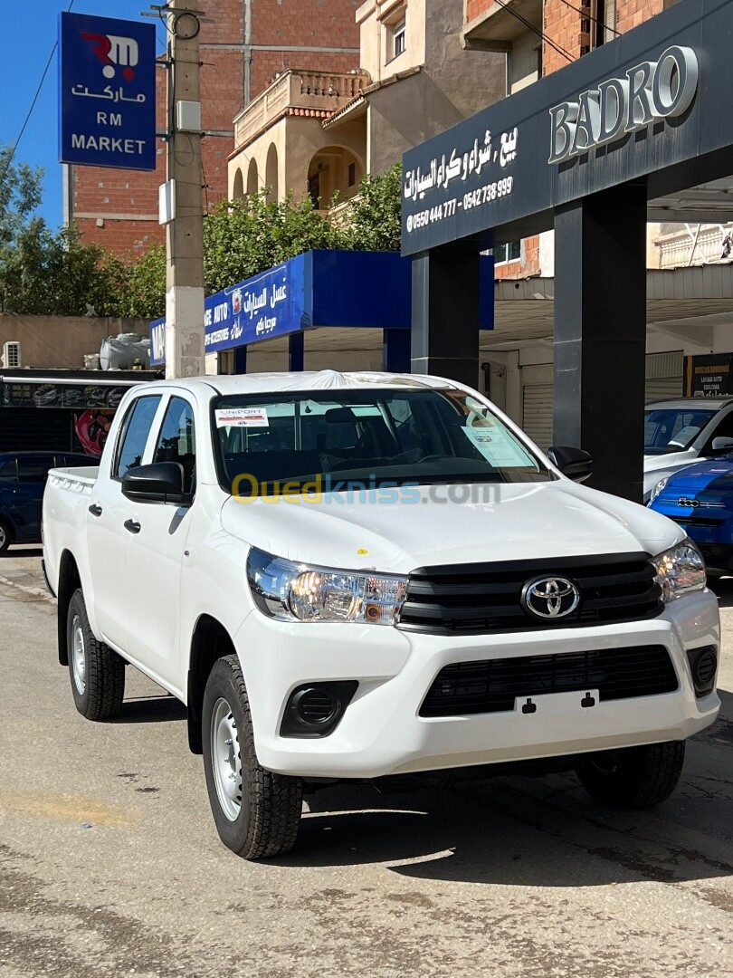 Toyota Hilux 2024 Slogi