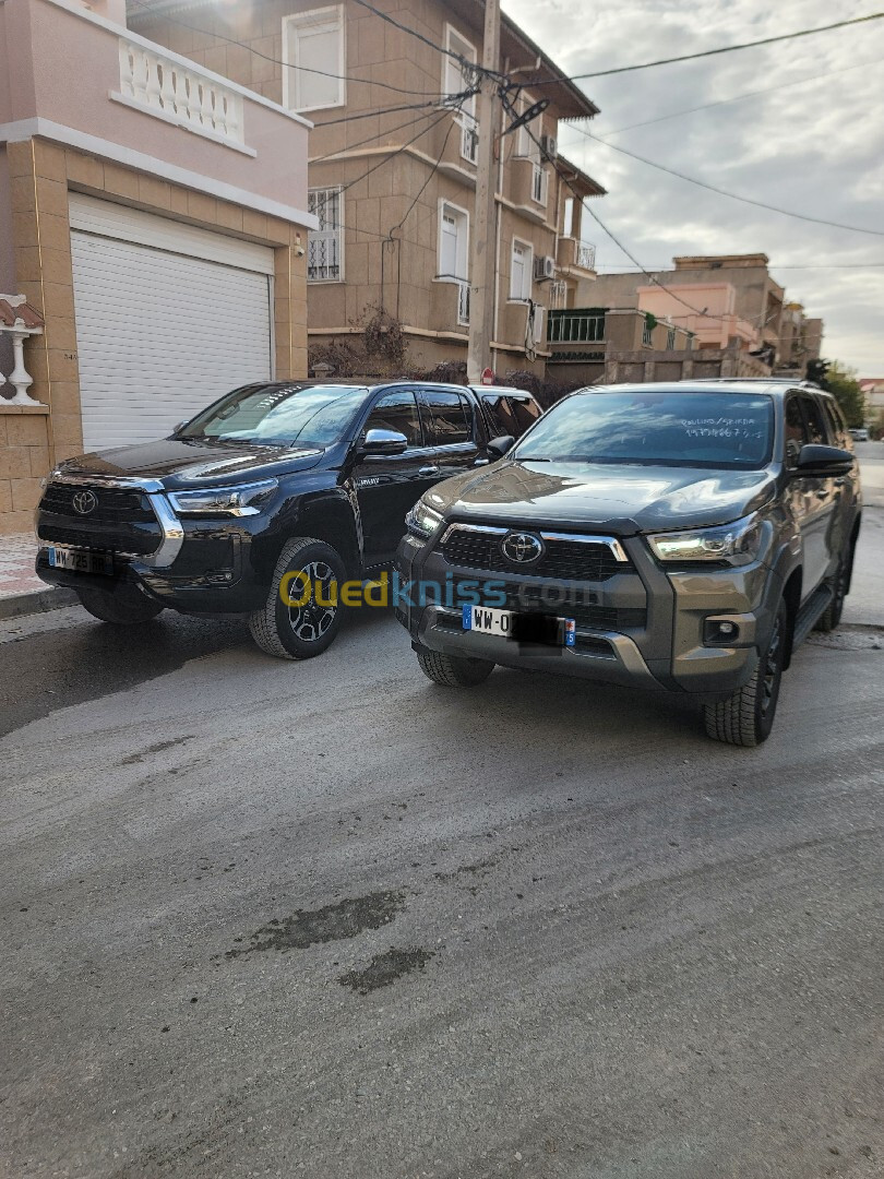 Toyota Hilux 2024 invincible sport