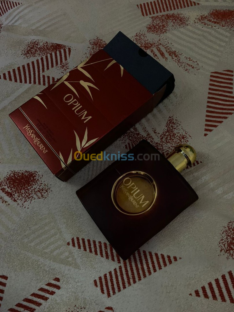 Opium Yves Saint Laurent 90ml avec boîte ( neuf )Eau de Toilette 